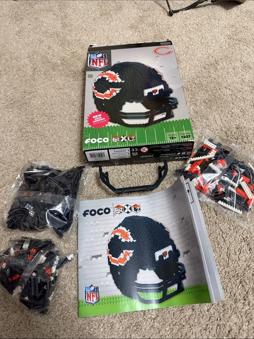 FOCO Chicago Bears BRXLZ 1307 pieces Helmet 3D Puzzle NIB